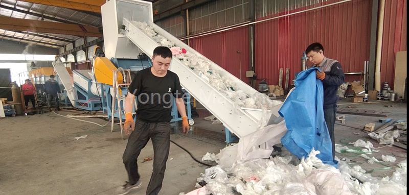O equipamento de reciclagem de filme plástico Yongte passou com sucesso na inspeção de aceitação