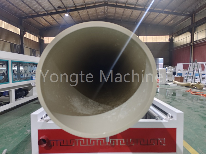 As máquinas de plástico Yongte supera as dificuldades de produção dos tubos de PVC de 630 mm e promove o avanço da qualidade da indústria