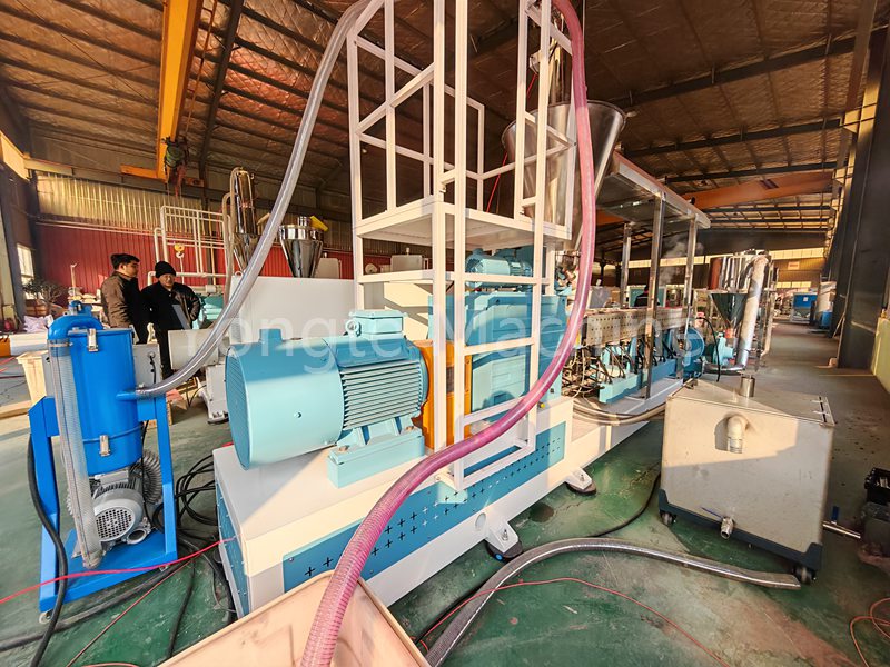 Máquina de granulador WPC de atualização de Yongte testada com sucesso com alta capacidade e baixo consumo de energia