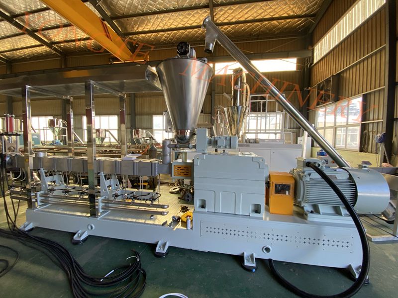 A nova máquina de granulação de madeira-plástica de Yongte melhora a proteção ambiental e a eficiência