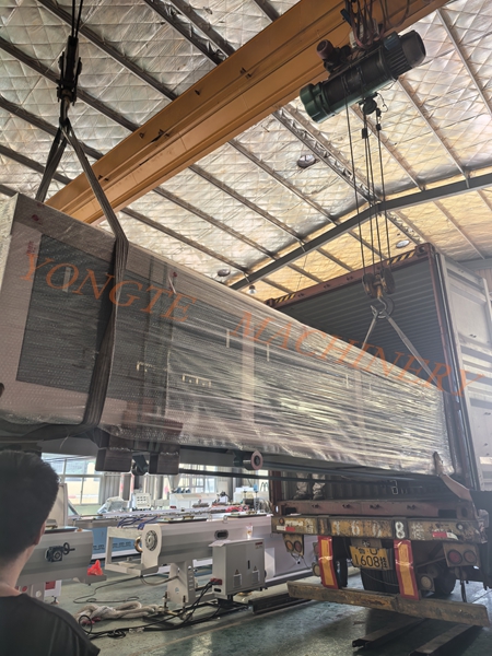 A linha de produção plástica de madeira de Yongte Plastic Machinery é enviada para o Canadá, e a Green Smart Manufacturing é elogiada no exterior.