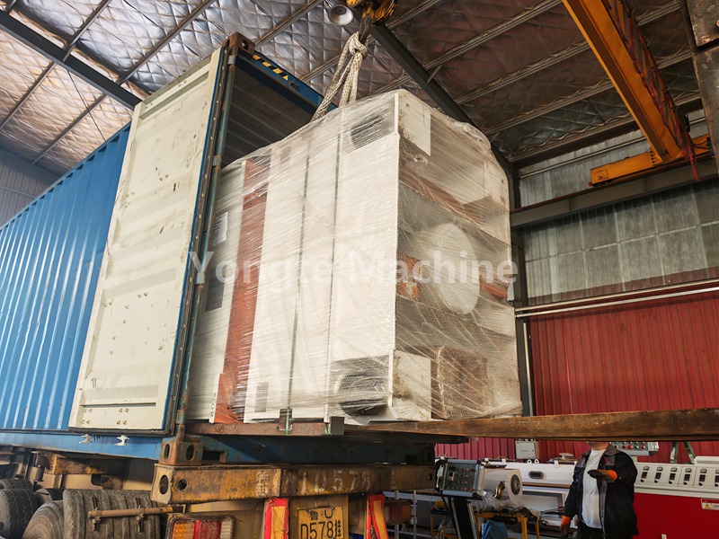 Equipamento de reciclagem de plástico Yongte é enviado para cliente na África