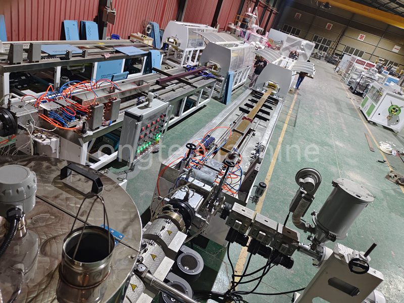 Máquina de composição plástica de madeira Yongte Fluxo de produção WPC