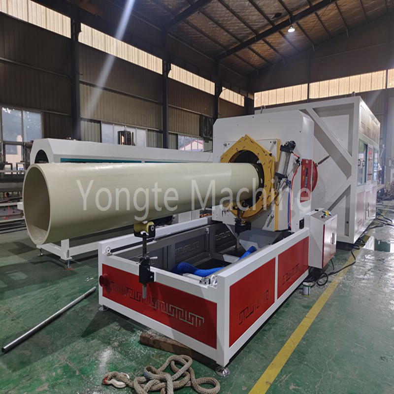 Máquinas de plástico Yongte supera gargalos de produção em tubos de PVC de 600 mm de diâmetro