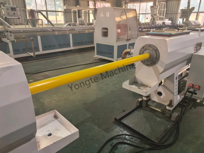 Máquina de tubo Yongte PPR testada com sucesso para cliente do Iraque
