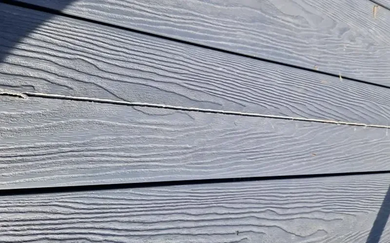 Razão de rachaduras no deck WPC