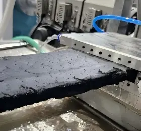 Yongte resolve defeito de produção de decks WPC para cliente canadense durante a noite