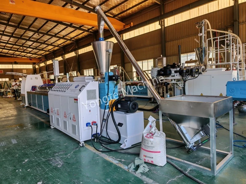 Comissionamento bem-sucedido da linha de produção de tubos absorventes de espuma de borracha para cliente indiano