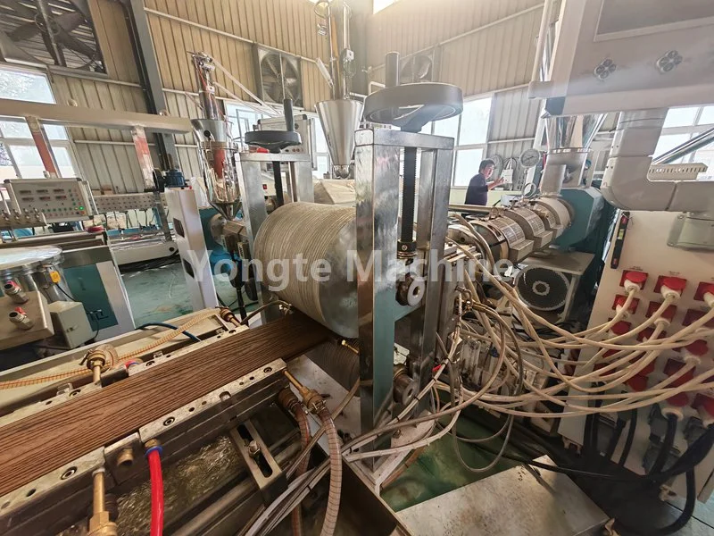 Máquina composta de madeira PE
