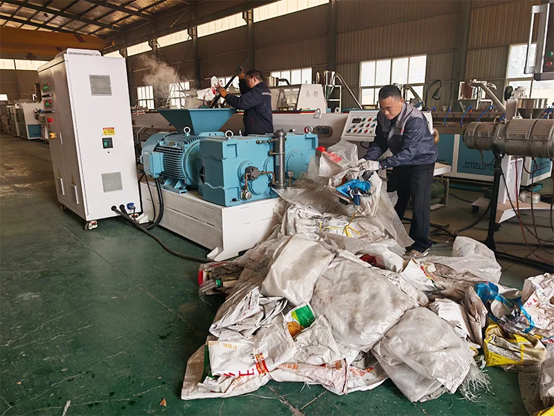 Solução personalizada de reciclagem e reciclagem de resíduos plásticos Yongte para cliente africano